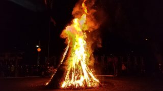 【季節イベント】名塩八幡神社のとんど焼きを見てきました！／西宮名塩